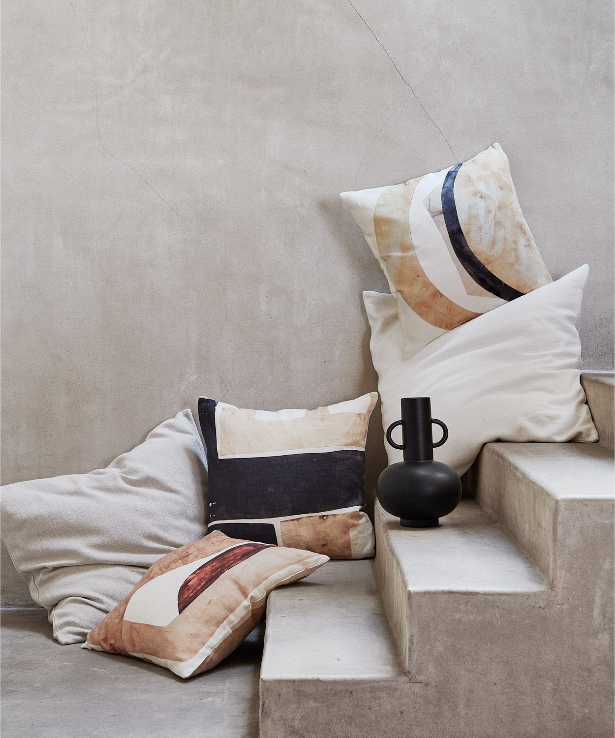 13_I1974_pillow_detail_version-2328_FINAL